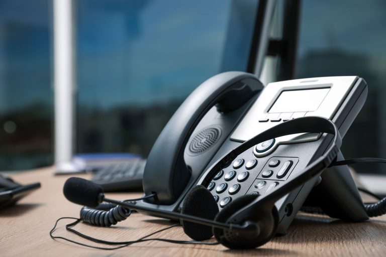 VoIP Desk Phone: Top 5 Picks For UK Businesses In 2025